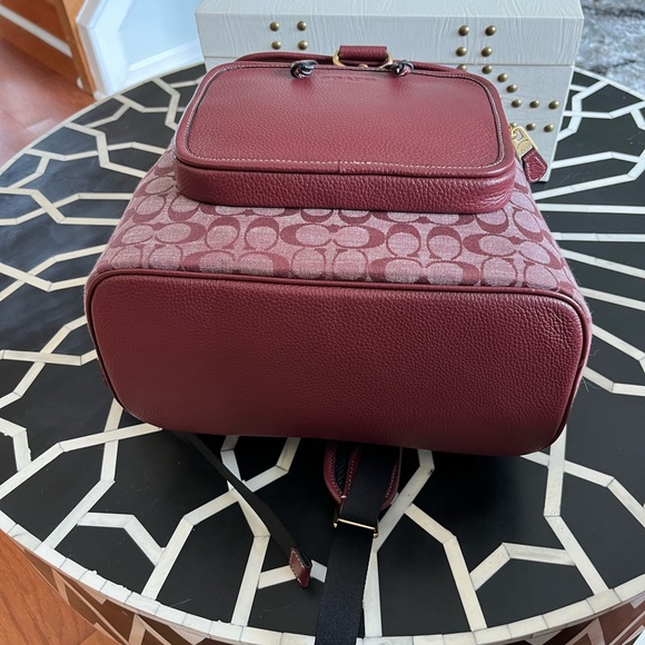Coach Wine Sullivan Backpack In Signature Chambray - Picture 12 of 17